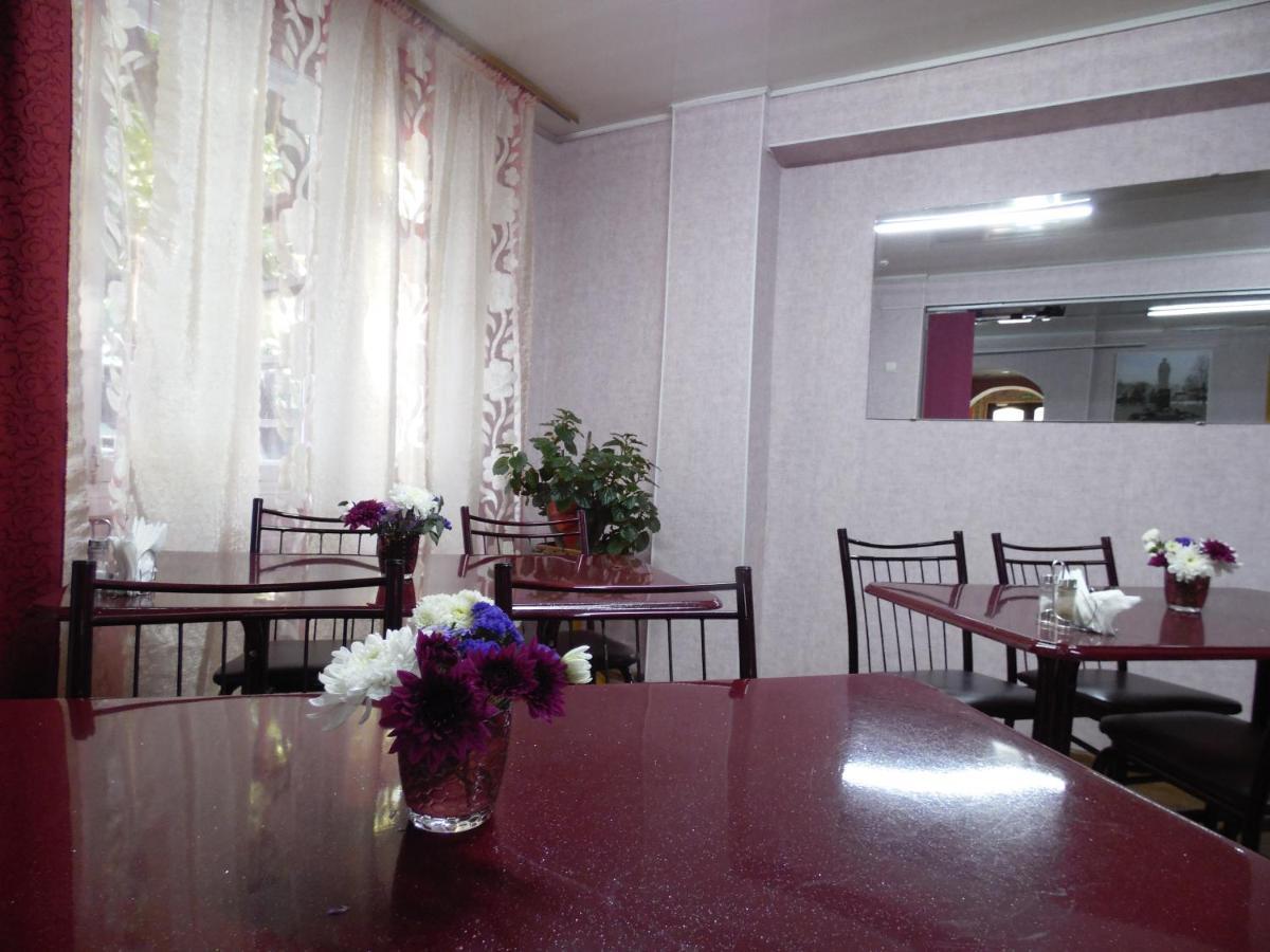 Na Admirala Makarova Hotel นิโกลาเยฟ ภายนอก รูปภาพ